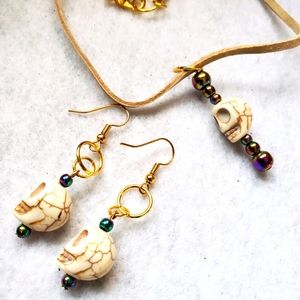 Howlite skull necklace/earings